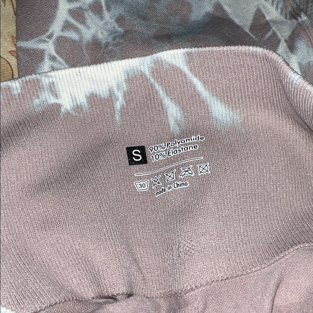 Naturyl by Niykee Sculpt fit  Tie-Dye Leggings - Picture 3 of 3